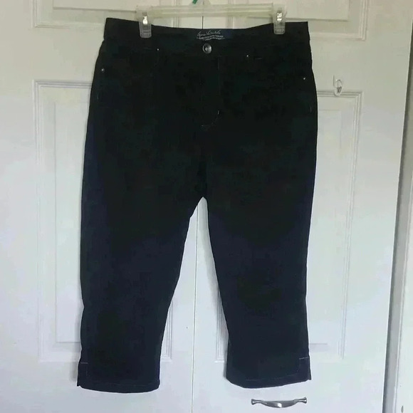 Gloris Vanderbilt The Perfect Fit Missy Cotton Blend Jet Black Capri's Size  12 - Picture 5 of 11